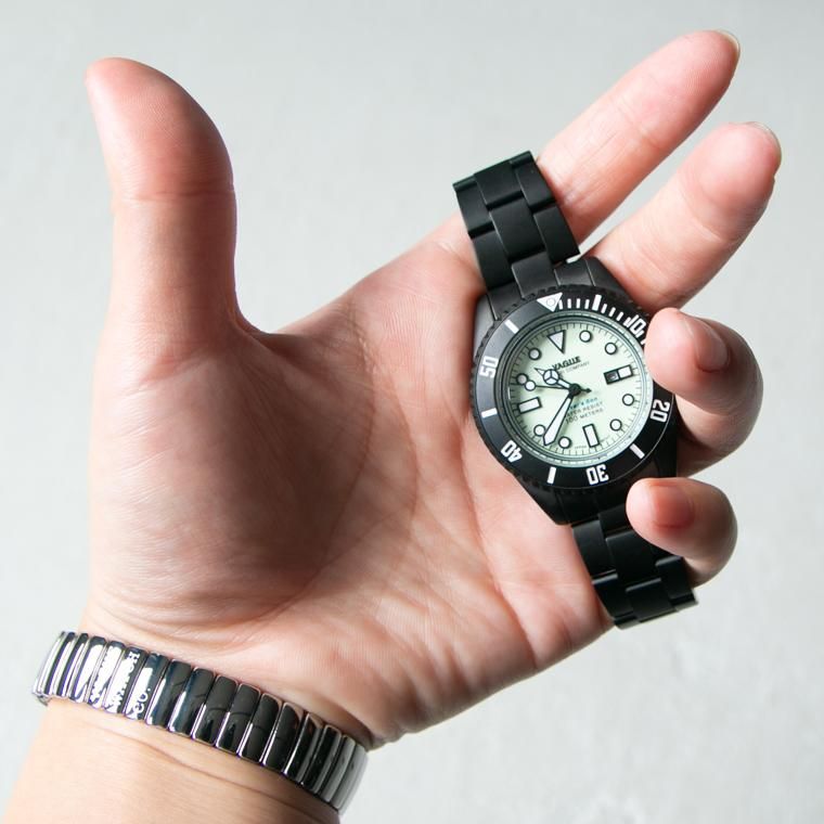VAGUE WATCH
