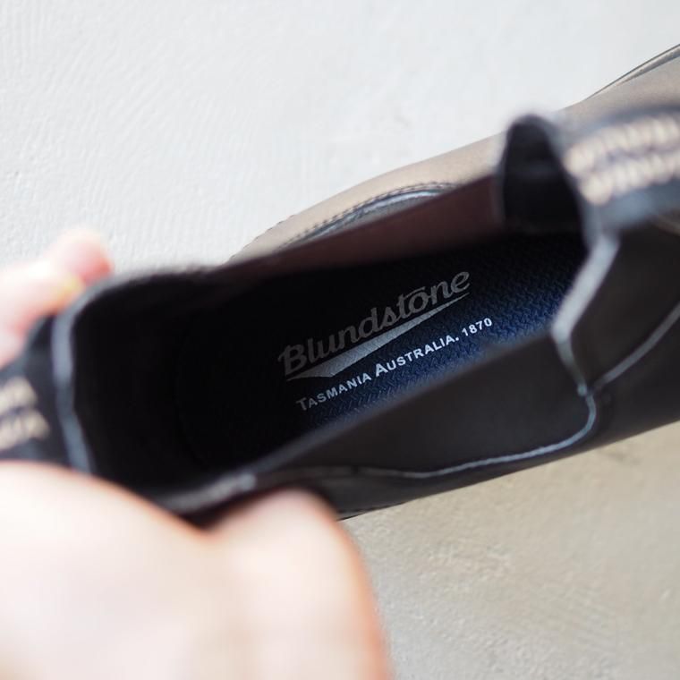 BLUNDSTONE