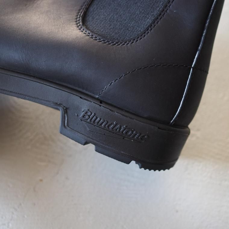BLUNDSTONE