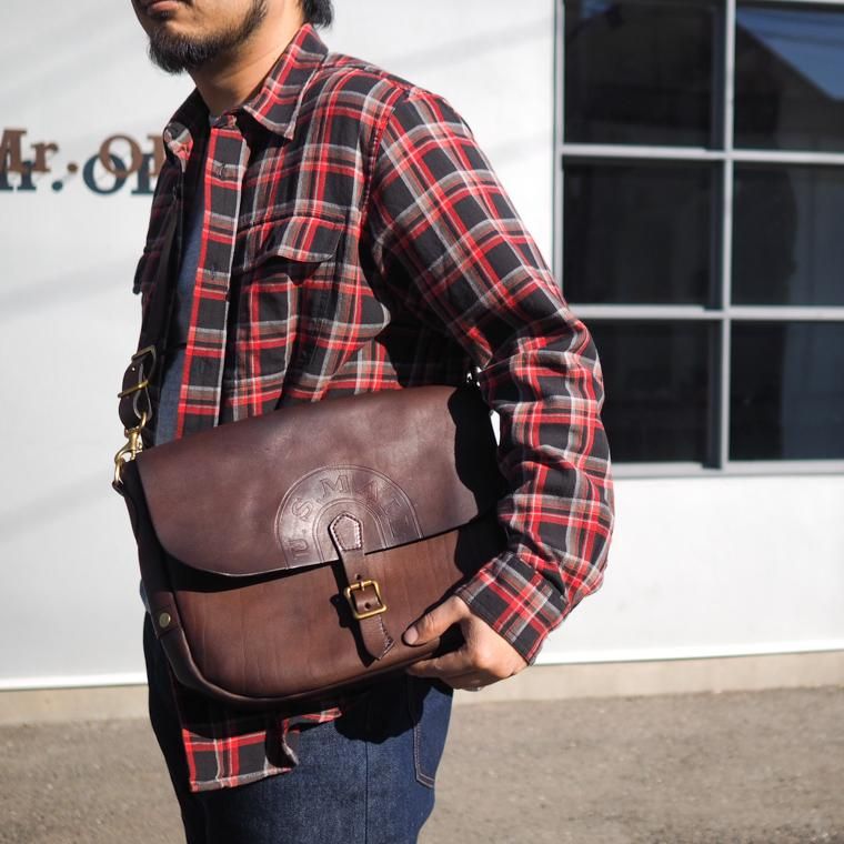 限定数のみ 【VASCO】 LEATHER POSTMAN SHOULDER BAG