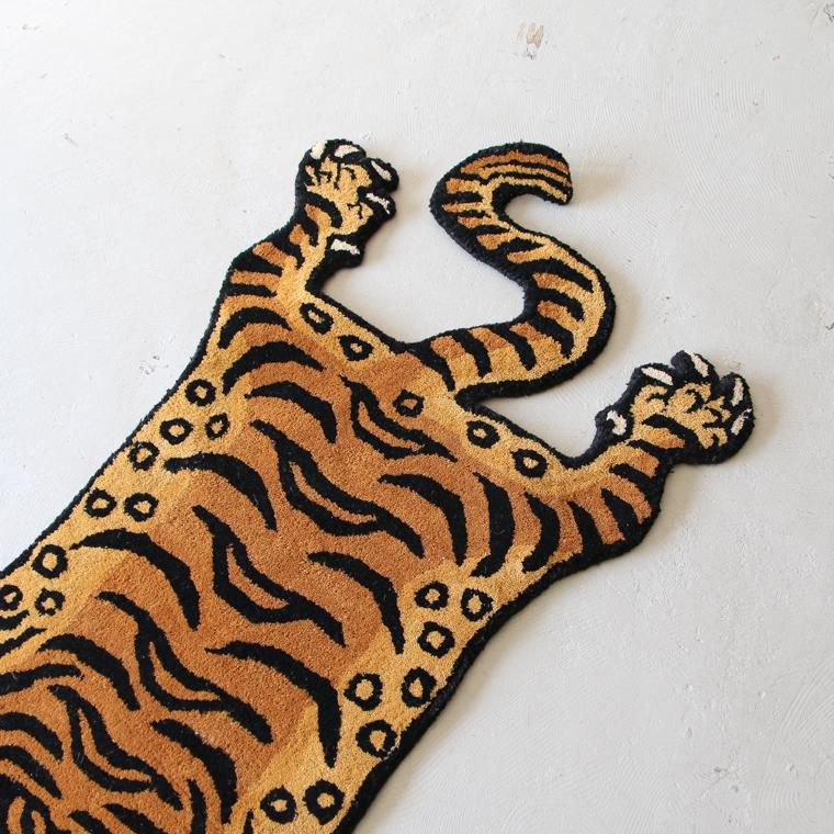 チベタンタイガーラグ スモール ホワイト DETAIL Tibetan Tiger Rug