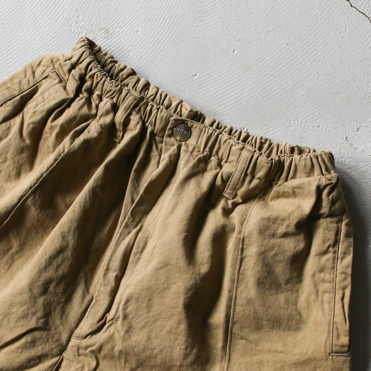 ネセサリー オア アンネセサリー NECESSARY or UNNECESSARY NOUN ピンタックショーツ PIN TUCK SHORTS カーキ