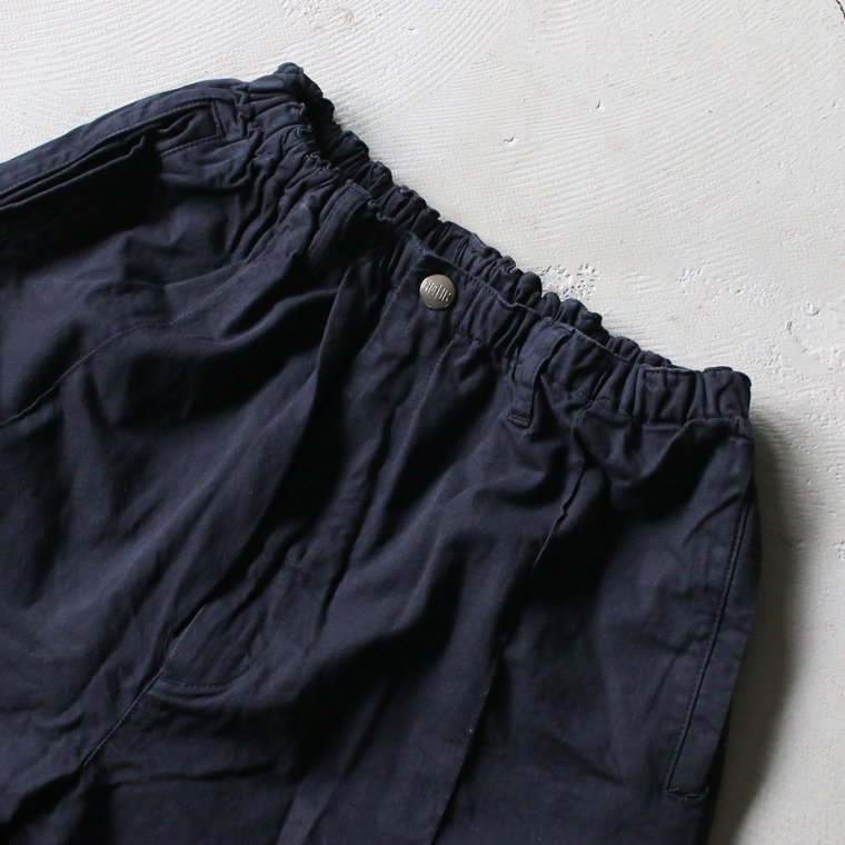 ネセサリー オア アンネセサリー NECESSARY or UNNECESSARY NOUN ピンタックショーツ PIN TUCK SHORTS  ネイビー