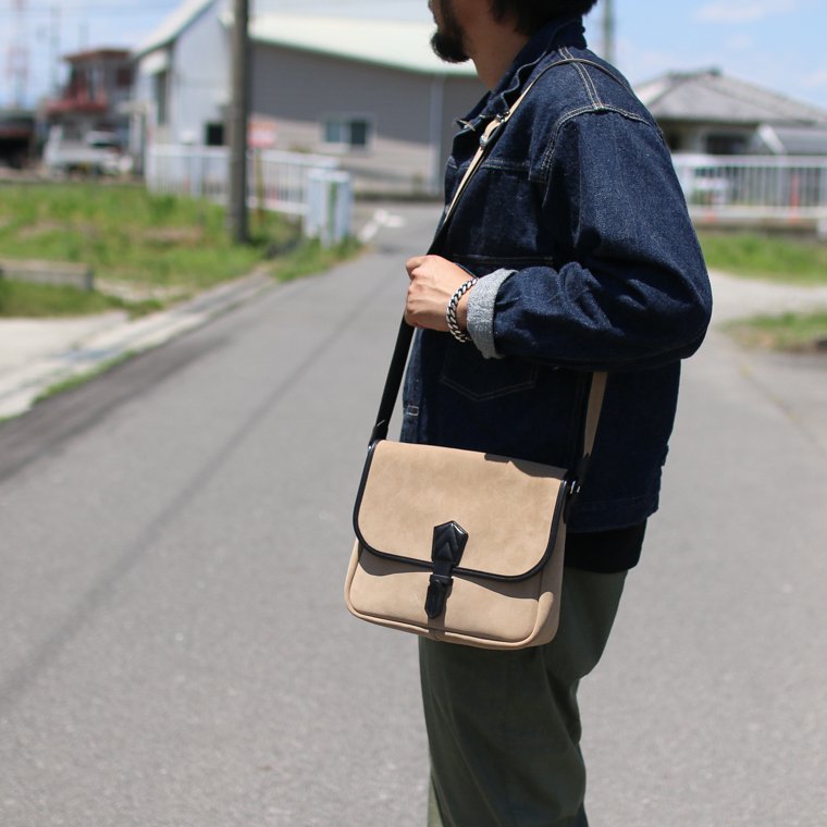 イトゥアイス ITUAIS カルロスショルダーバッグ Carlos Shoulder bag SAND