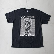<img class='new_mark_img1' src='https://img.shop-pro.jp/img/new/icons14.gif' style='border:none;display:inline;margin:0px;padding:0px;width:auto;' />JOY DIVISION 'UNKNOWN PLEASURE' S/S Tee ブラック