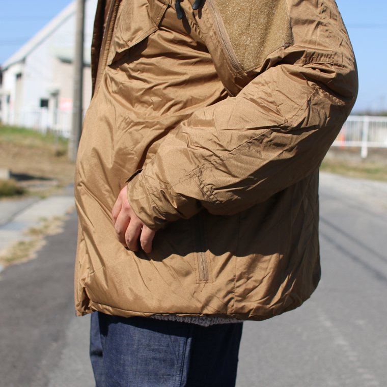 数量は多 PCU BEYOND JKT Primaloft CLOTHING DEADSTOCK】U.S.Armed