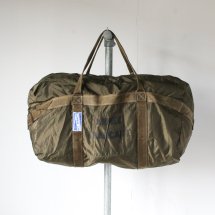 <img class='new_mark_img1' src='https://img.shop-pro.jp/img/new/icons14.gif' style='border:none;display:inline;margin:0px;padding:0px;width:auto;' />FRENCH AIR FORCE PARATROOPER BAG フランス軍 パラトルーパーバッグ ユーズド M