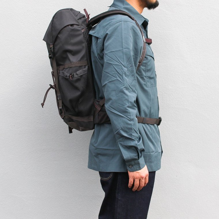 クレッタルムーセン Klättermusen デリングバックパック Delling Backpack 25L RAVEN