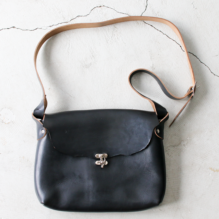 FERNAND LEATHER フェルナンドレザー iPad Latch Pouch ブラック FERNAND LEATHER フェルナンドレザー iPad Latch Pouch ブラック