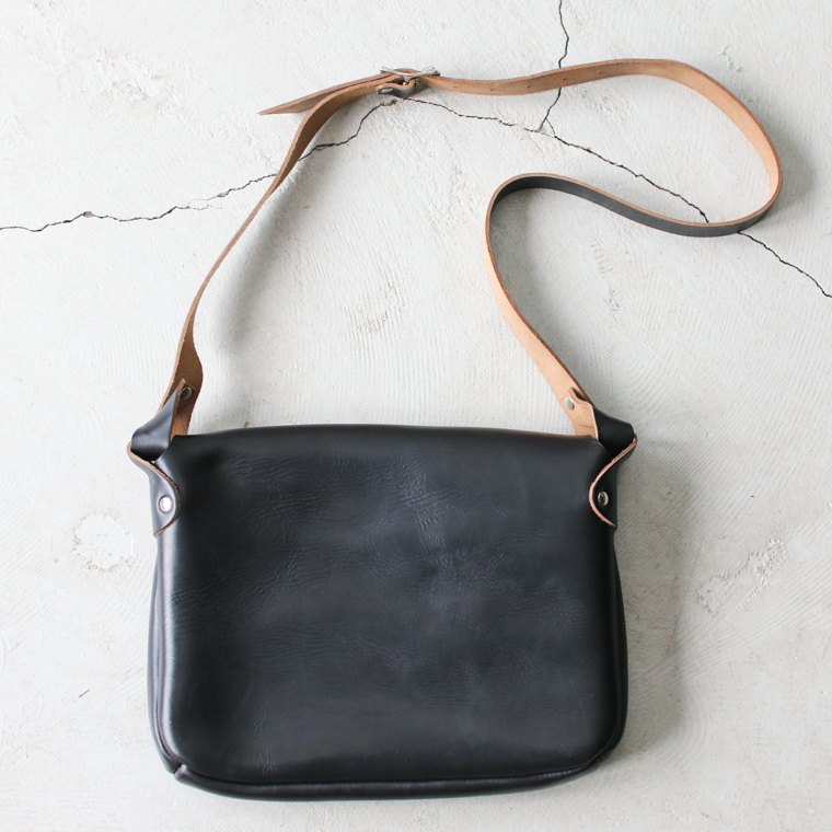 FERNAND LEATHER フェルナンドレザー iPad Latch Pouch ブラック