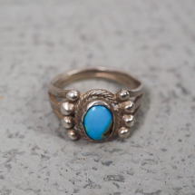 <img class='new_mark_img1' src='https://img.shop-pro.jp/img/new/icons14.gif' style='border:none;display:inline;margin:0px;padding:0px;width:auto;' />INDIAN JEWELRY ǥ󥸥奨꡼ Navajo Turquoise Ring ʥХ² A