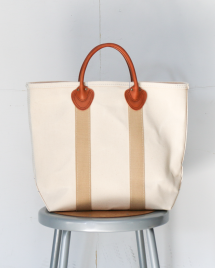 <img class='new_mark_img1' src='https://img.shop-pro.jp/img/new/icons14.gif' style='border:none;display:inline;margin:0px;padding:0px;width:auto;' />BARKOUTSIDERS Сȥ Leather Handle Tote 80's Tall 