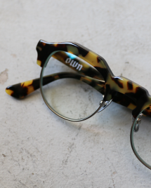 <img class='new_mark_img1' src='https://img.shop-pro.jp/img/new/icons14.gif' style='border:none;display:inline;margin:0px;padding:0px;width:auto;' />OWN EYEWEAR �����󥢥������� #18 ���󥰥饹 CAMEL / CLEAR to BLUE (Ĵ��)