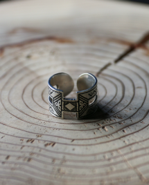 <img class='new_mark_img1' src='https://img.shop-pro.jp/img/new/icons14.gif' style='border:none;display:inline;margin:0px;padding:0px;width:auto;' />Touareg Silver Jewelry �ȥ����쥰����С����奨�꡼ Open Ring Type H 21��