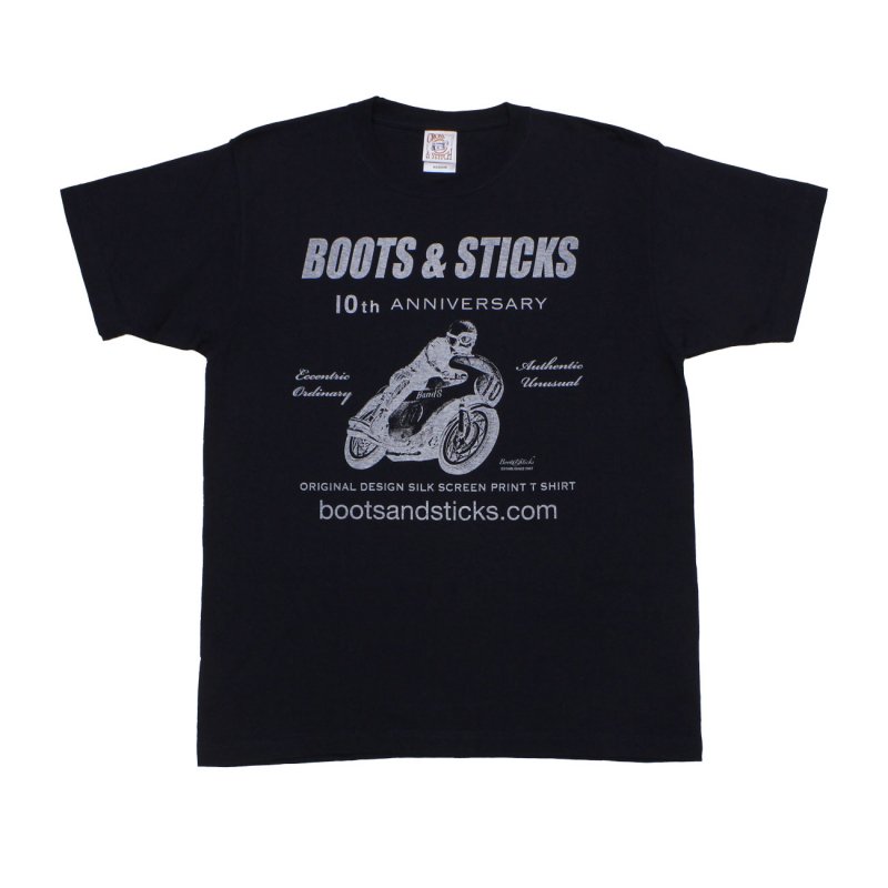 １０周年記念Tシャツ - ＢＯＯＴＳ＆ＳＴＩＣＫＳ