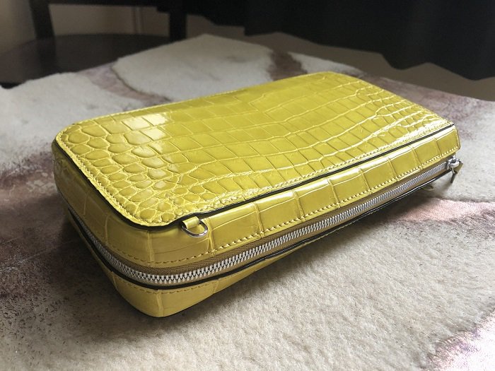 新品　Ｌ型　高級シャイニングクロコダイル　黄色Ｌ型長財布状態