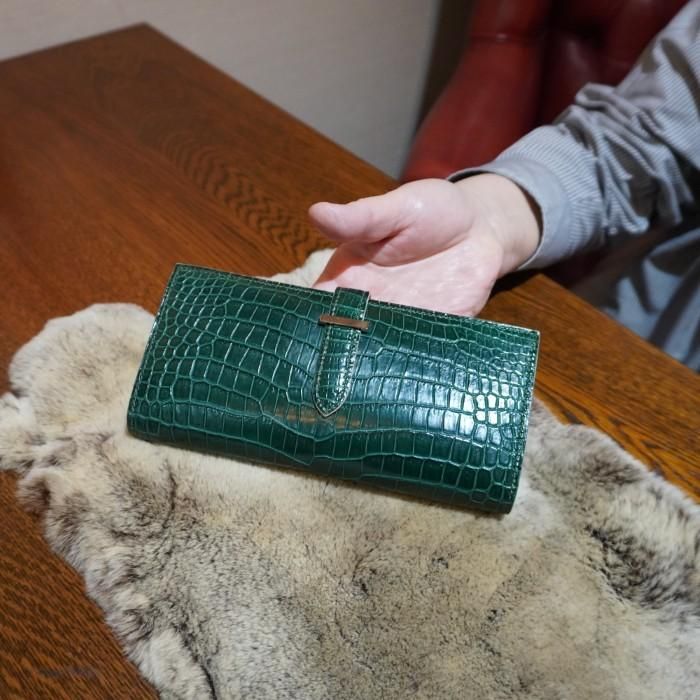 ポロサスグリーン二つ折り長財布 緑色 クロコダイルレザー 二つ折り