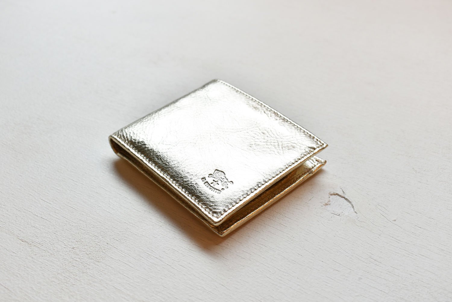 【新品】イルビゾンテ 二つ折り財布 スリムコンパクト シルバー メタリックレザー