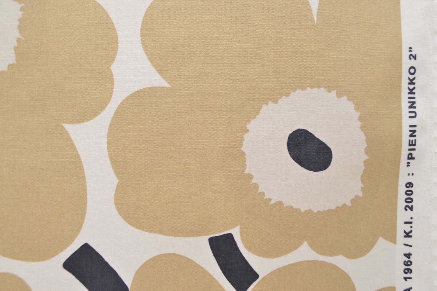 スタイリッシュシンプル マリメッコ Marimekko ウニッコ コットン