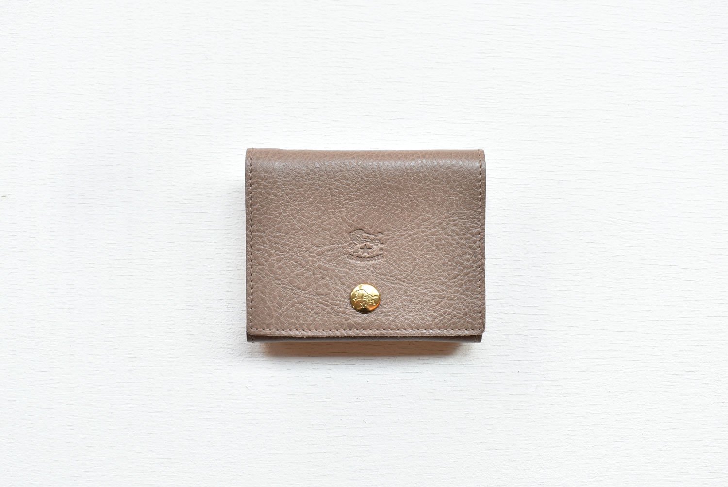 【新品、未使用】イルビゾンテ　三つ折財布　黒カード入れ×3