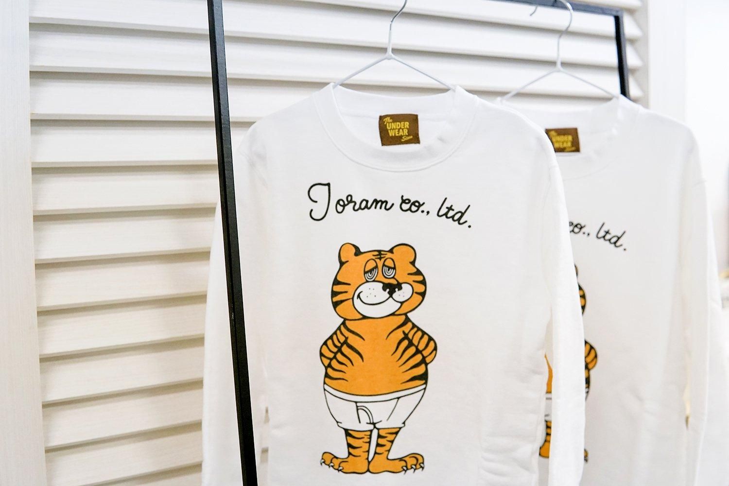 kids vintage 虎　スウェット　紺　90-95cm 古着 90年代 ジャージーズ Jerzees 虎柄 タイガー柄 アニマル
