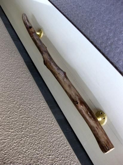 流木　ドアハンドル　ドアノブ　取手　長さ60cm　枝の名残りと反り 流木 ドアハンドル ドアノブ 取手 長さ60cm 三日月 希少 - メルカリ