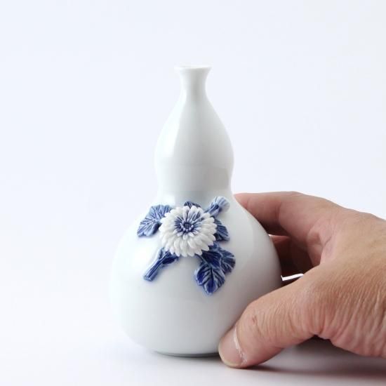 平戸菊花飾瓢箪形染付花瓶(菊一輪) - 三川内焼「平戸洸祥団右ヱ