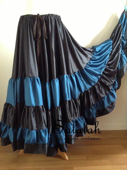 25ヤードサテンジプシースカート ブラック＆マリンブルー ベリーダンス衣装 - ベリーダンス衣装・レディースファッション【Salalah】