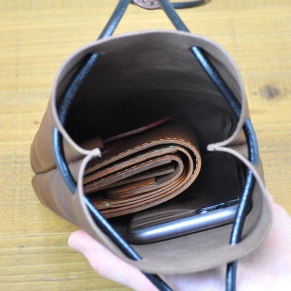 【専用出品】ハンドメイド レザー 巾着袋 巾着袋ネックレス NL01 [栃木レザー使用] - 革工房OHANA