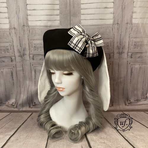 Uf ウフ うさ耳ベレー帽 黒 白耳を販売する通販ページです Atelier Pierrot