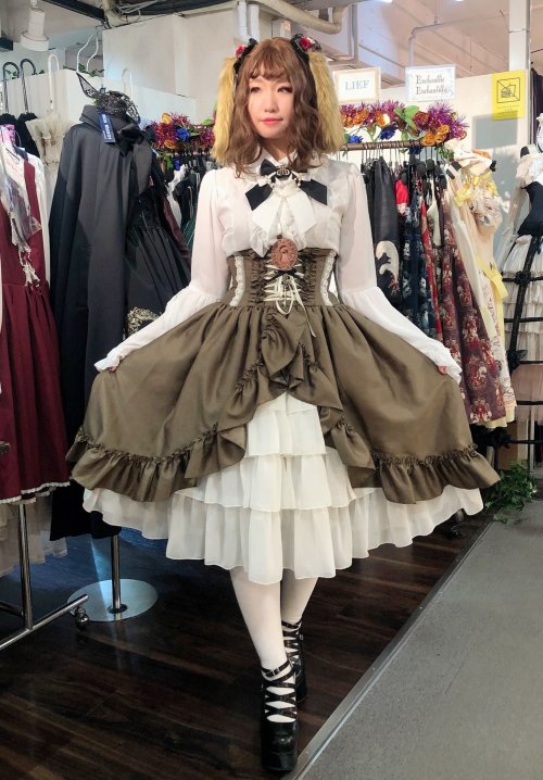 Atelier Pierrot アトリエピエロ バッスルコルセットスカートを販売する通販ページです