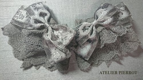 ATELIER PIERROT】アトリエピエロ 薔薇リボンレースお袖とめを販売する通販ページです。