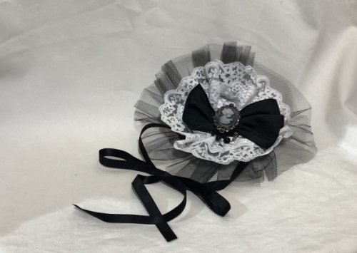 【MARBLE】マーブル　アンティークカメオ付き円型ヘッドドレス：黒シャンタン×白レース×黒パールを販売する通販ページです。