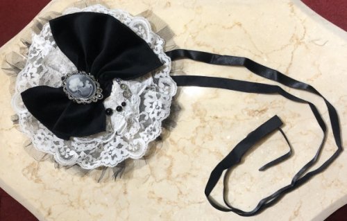 【MARBLE】マーブル　 アンティークカメオ付き円型ヘッドドレス：アンティークカメオ付き円型ヘッドドレス：黒別珍×白レース×黒パールを販売する通販ページです。