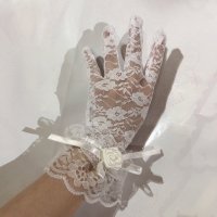 【MARBLE】マーブル　モチーフ付き花柄レース地ショート手袋：白×白バラ