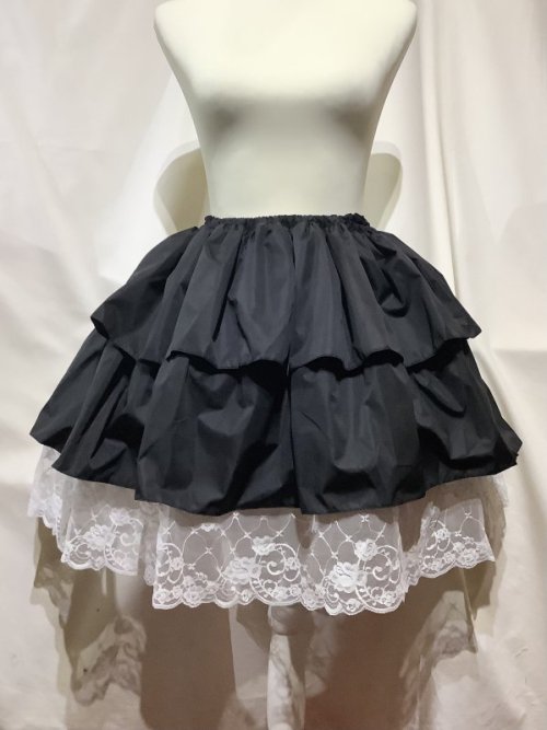 【MARBLE】マーブル　パニエ入りボリュームレース付きスカート：黒×白レースを販売する通販ページです。