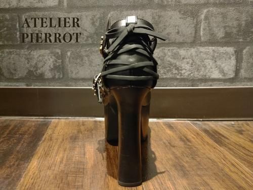 ATELIER PIERROT レースアップ厚底パンプス、ゴールドバックルの靴を販売する通販ページです。