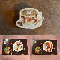 【Violet Fane】ヴァイオレットフェーン　Wood broach　　Retro Latte / Funky  Pudding / Kitschy Kitty Clock
