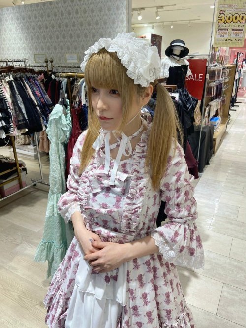 【ATELIER PIERROT】 Rosy Bouquet Dress　Pink/Light Gray/Purple/Black　サイズ1  ★予約期間5月19日(SUN)まで★を販売する通販ページです。