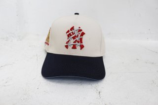 <img class='new_mark_img1' src='https://img.shop-pro.jp/img/new/icons50.gif' style='border:none;display:inline;margin:0px;padding:0px;width:auto;' />TWO 18 WORLD FAMOUS NY SNAPBACK CAP
