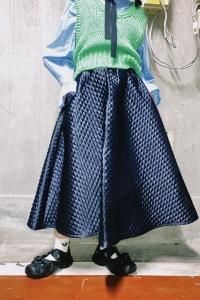 <img class='new_mark_img1' src='https://img.shop-pro.jp/img/new/icons14.gif' style='border:none;display:inline;margin:0px;padding:0px;width:auto;' />youmolaugh SATEN QUILTING SKIRT
