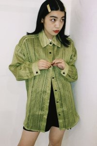 <img class='new_mark_img1' src='https://img.shop-pro.jp/img/new/icons14.gif' style='border:none;display:inline;margin:0px;padding:0px;width:auto;' />GHOSPELL Della Oversized Shirt