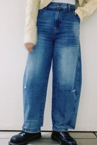 <img class='new_mark_img1' src='https://img.shop-pro.jp/img/new/icons53.gif' style='border:none;display:inline;margin:0px;padding:0px;width:auto;' />YENN CURVED SEAM DENIM PT