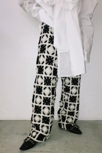 <img class='new_mark_img1' src='https://img.shop-pro.jp/img/new/icons14.gif' style='border:none;display:inline;margin:0px;padding:0px;width:auto;' />GHOSPELL Carla Crochet Trousers