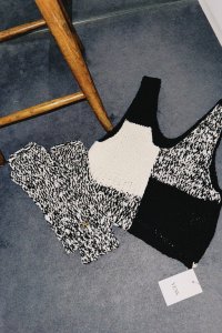 <img class='new_mark_img1' src='https://img.shop-pro.jp/img/new/icons10.gif' style='border:none;display:inline;margin:0px;padding:0px;width:auto;' />YENN HAND KNIT FINGERLESS