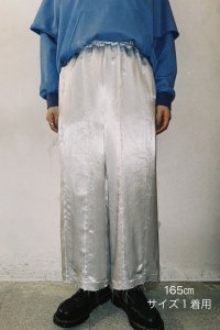 <img class='new_mark_img1' src='https://img.shop-pro.jp/img/new/icons10.gif' style='border:none;display:inline;margin:0px;padding:0px;width:auto;' />OKIRAKU satin patchwork pants