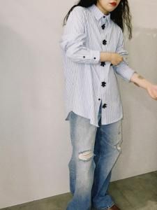 <img class='new_mark_img1' src='https://img.shop-pro.jp/img/new/icons14.gif' style='border:none;display:inline;margin:0px;padding:0px;width:auto;' />sister jane Dew Flower Trim Shirt