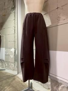 <img class='new_mark_img1' src='https://img.shop-pro.jp/img/new/icons14.gif' style='border:none;display:inline;margin:0px;padding:0px;width:auto;' />YENN SWT PANTS