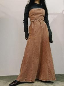 <img class='new_mark_img1' src='https://img.shop-pro.jp/img/new/icons14.gif' style='border:none;display:inline;margin:0px;padding:0px;width:auto;' />GHOSPELL Britt Denim Midi Dress