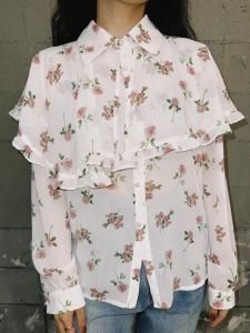 <img class='new_mark_img1' src='https://img.shop-pro.jp/img/new/icons14.gif' style='border:none;display:inline;margin:0px;padding:0px;width:auto;' />sister jane Bay Flora Cape Blouse